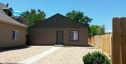 555 Pearl St in Pueblo, CO - Foto de edificio - Building Photo