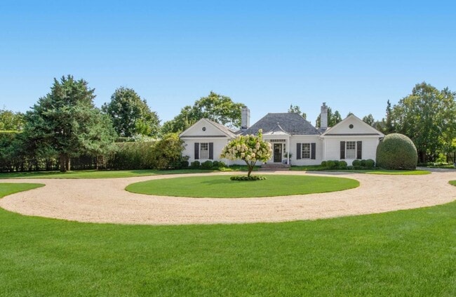 property at 171 Wyandanch Ln