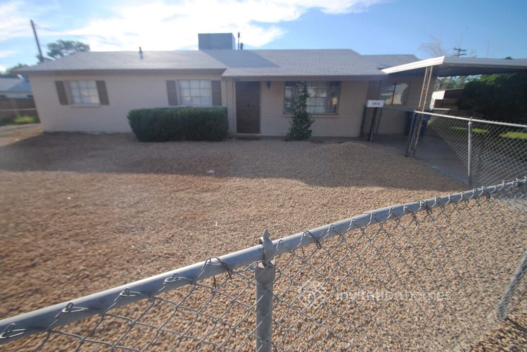 1816 S Parkside Dr in Tempe, AZ - Building Photo