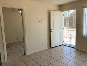 536 Alcazar St SE in Albuquerque, NM - Building Photo - Building Photo