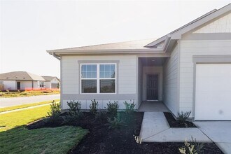 1524 Morris Lp in San Marcos, TX - Building Photo - Building Photo