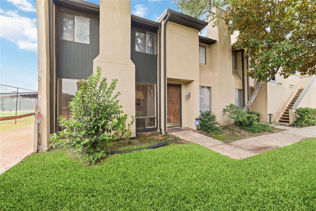 1116 Bering Dr in Houston, TX - Building Photo