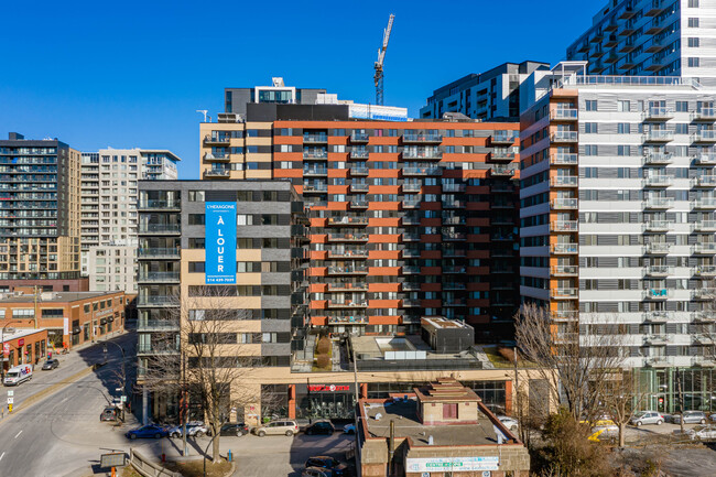 L'Hexagone Apartments in Montréal, QC - Building Photo - Building Photo