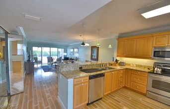 307 Goodlette-Frank Rd in Naples, FL - Building Photo - Building Photo