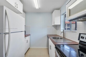 6060 Forest Hill Blvd in West Palm Beach, FL - Building Photo - Building Photo