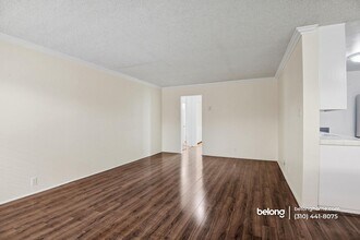 545 Chestnut Ave in Long Beach, CA - Foto de edificio - Building Photo