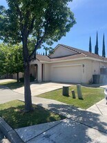 3492 Kauai Rd in West Sacramento, CA - Building Photo