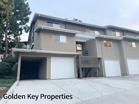 4225 Fiesta Way in Oceanside, CA - Building Photo