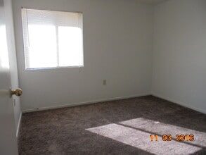 1986 W Roby Ave in Porterville, CA - Building Photo - Building Photo