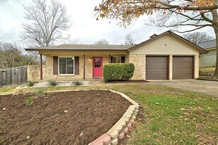 6706 Kings Point in Austin, TX - Building Photo