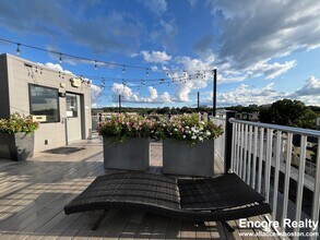 22 Everett St, Unit 305 in Boston, MA - Building Photo - Building Photo