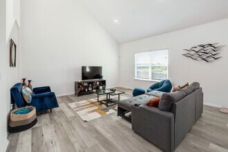 2305 Bettylou Ln in Austin, TX - Building Photo - Building Photo