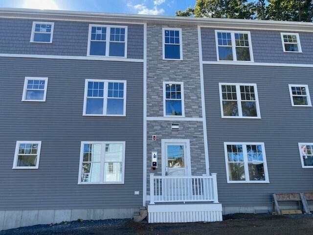 163 Summer St in Kingston, MA - Building Photo - Building Photo