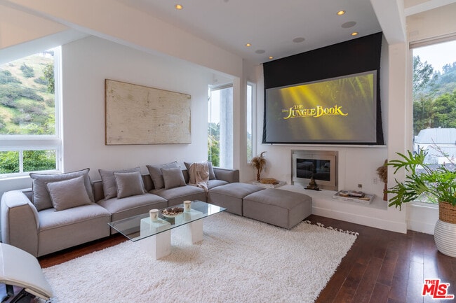 property at 1857 N Beverly Dr