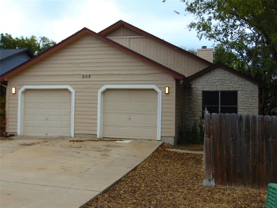 502 Cutty Trail in Lakeway, TX - Building Photo