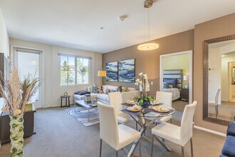 Torrey Gardens at Torrey in San Diego, CA - Building Photo - Interior Photo