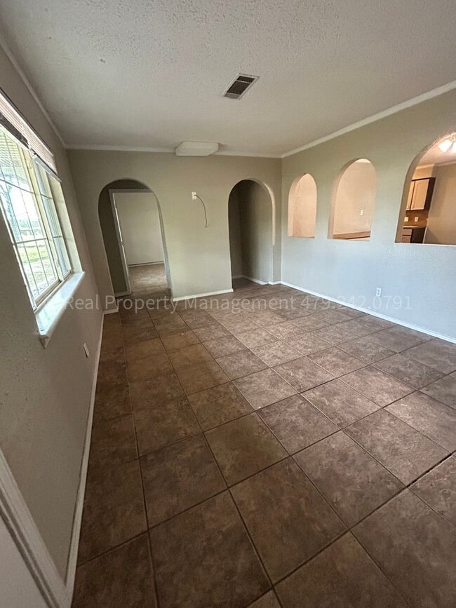 905 W Denver St in Greenwood, AR - Building Photo - Building Photo