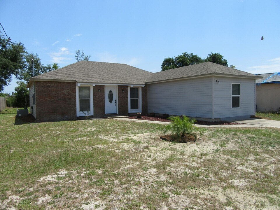 6316 Lance St in Panama City, FL - Building Photo