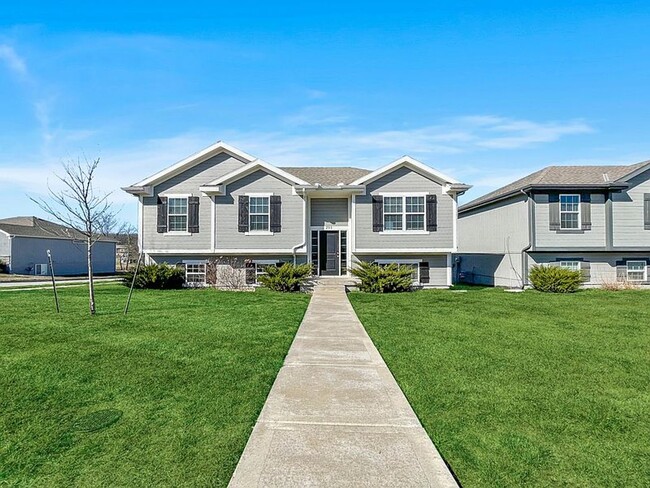 property at 200 Ramblewood Dr