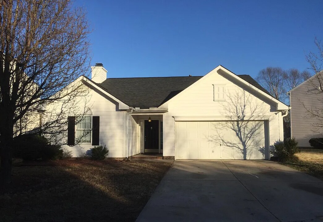 313 N Water's Edge Dr in Durham, NC - Building Photo