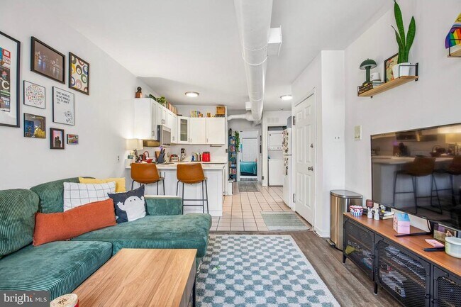 117 Green Ln in Philadelphia, PA - Building Photo - Building Photo