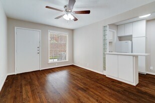 2023 Huldy St in Houston, TX - Building Photo