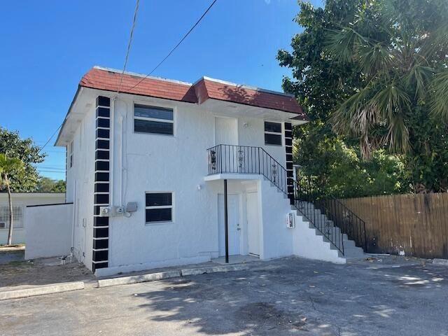 302 N Tamarind Ave in West Palm Beach, FL - Building Photo