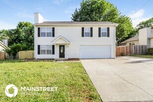 713 Alisa Cove in La Vergne, TN - Building Photo