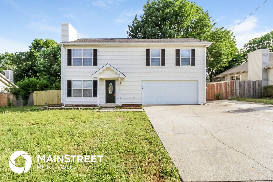 713 Alisa Cove in La Vergne, TN - Foto de edificio