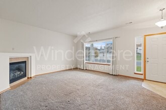 1102 Golden Hills Dr in Cheney, WA - Building Photo - Building Photo