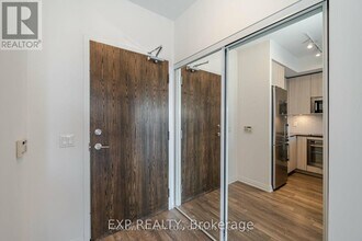 99 Eagle Rock Way in Vaughan, ON - Building Photo - Building Photo