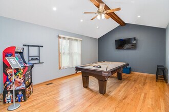 8057 Mason Ln, Unit SI ID1285020P in Woodridge, IL - Foto de edificio - Building Photo