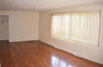 209 West Ave in Red Lion, PA - Building Photo - Building Photo