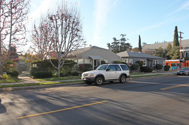 2800 St George St in Los Angeles, CA - Building Photo - Building Photo