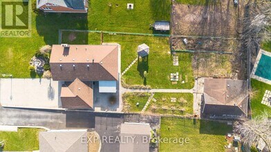1204 Hwy 8 in Hamilton, ON - Building Photo - Building Photo