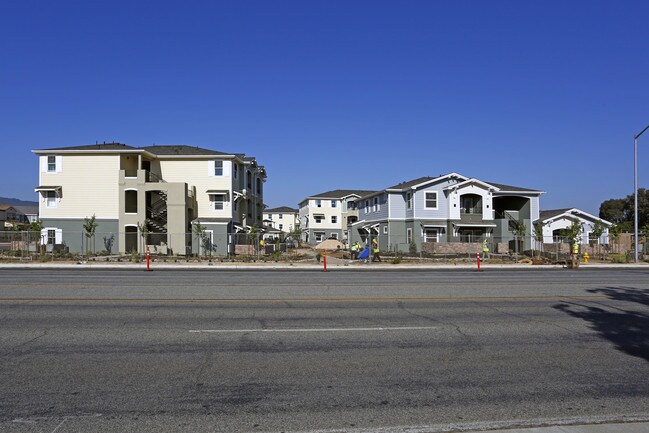 Harvest Park in Gilroy, CA - Foto de edificio - Building Photo