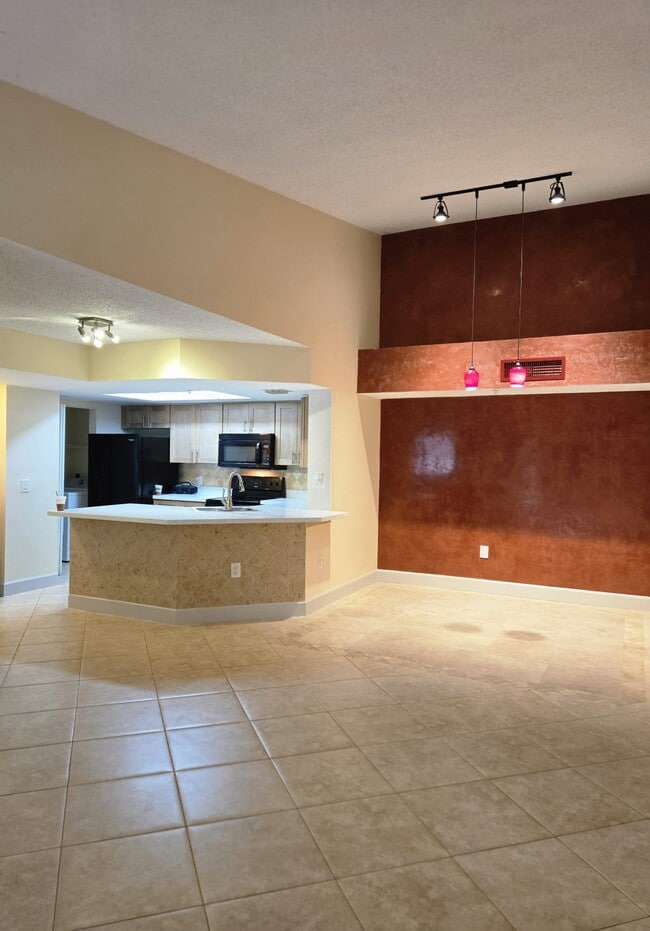 property at 5025 Wiles Rd