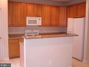 8849 Ashgrove House Ln in Vienna, VA - Building Photo - Building Photo