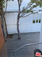 1543 11th St-Unit -B in Santa Monica, CA - Foto de edificio - Building Photo