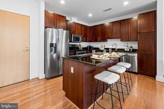 2772 Lighthouse Point E in Baltimore, MD - Building Photo - Building Photo