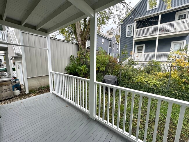 29 Frederick Ave, Unit #1 in Medford, MA - Building Photo - Building Photo