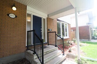 1976 Sharel Dr in Ottawa, ON - Building Photo - Building Photo