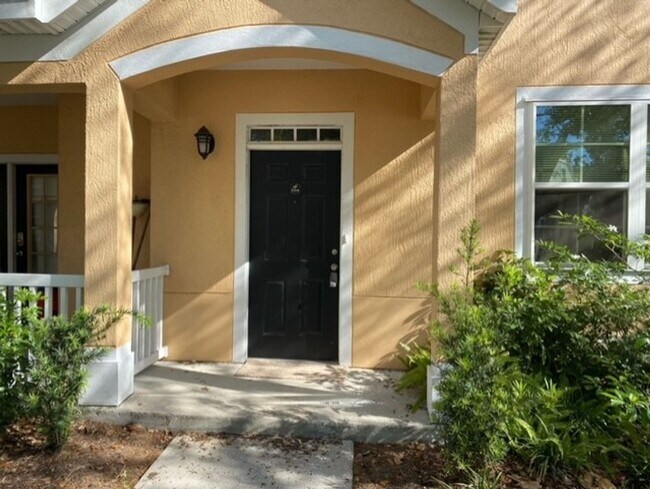 6593 Queens Borough Ave in Orlando, FL - Building Photo - Building Photo