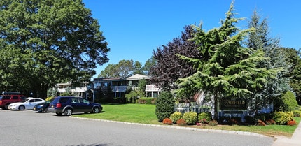 Fairfield North At Patchogue in East Patchogue, NY - Foto de edificio - Building Photo