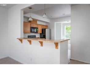 2141 NE Cadbury Ave in Beaverton, OR - Building Photo - Building Photo