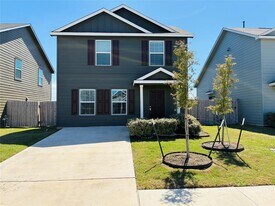 13725 Knights Br Dr in Elgin, TX - Building Photo