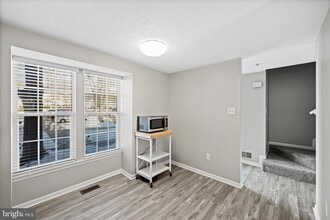 6076 Laurel Wreath Way in Columbia, MD - Building Photo - Building Photo