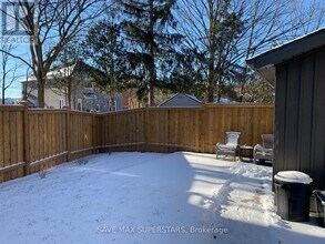 30 Westminster Cir in Barrie, ON - Building Photo - Building Photo