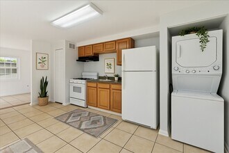 1861 Ivy Ln in Tallahassee, FL - Building Photo - Building Photo