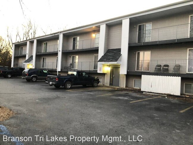 865 S Douglas Ave in Springfield, MO - Building Photo - Building Photo